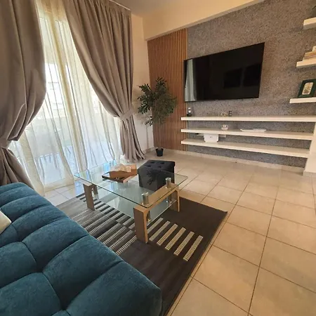 Royal-blue Gem Apartament Pafos