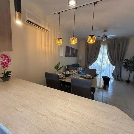 Royal-blue Gem Apartament *