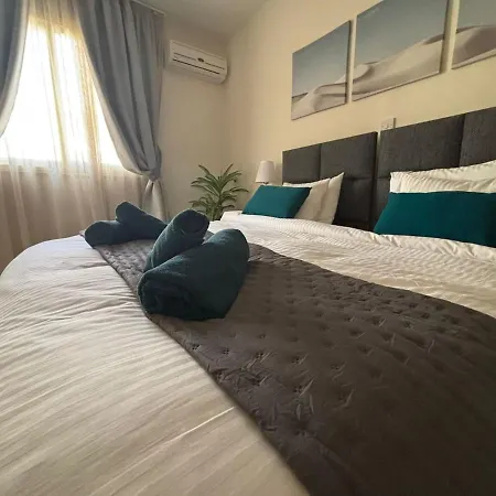 Royal-blue Gem Apartament Paphos