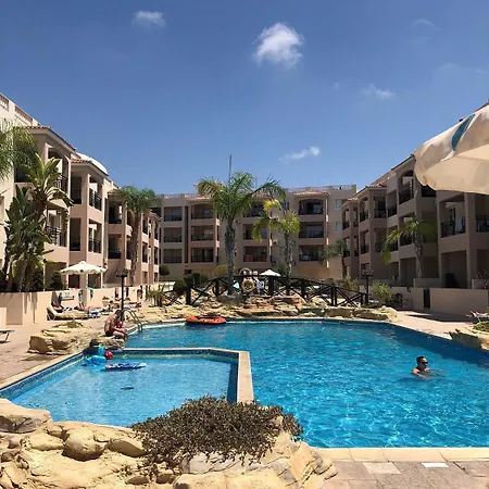 Royal-blue Gem Apartament Pafos